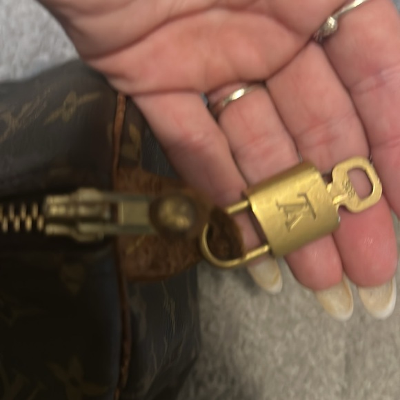 Louis Vuitton Speedy 30 Monogram Canvas Bag and Louis Vuitton wallet - Picture 3 of 10